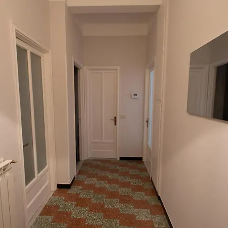 Ampio e comodo appartamento nel centro città * Varazze